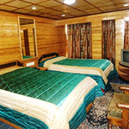 Broadway Hotel Дарджилинг Екстериор снимка