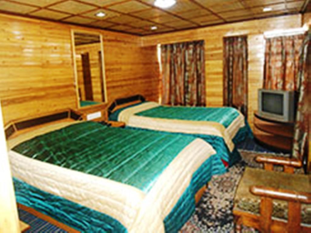 Broadway Hotel Дарджилинг Екстериор снимка