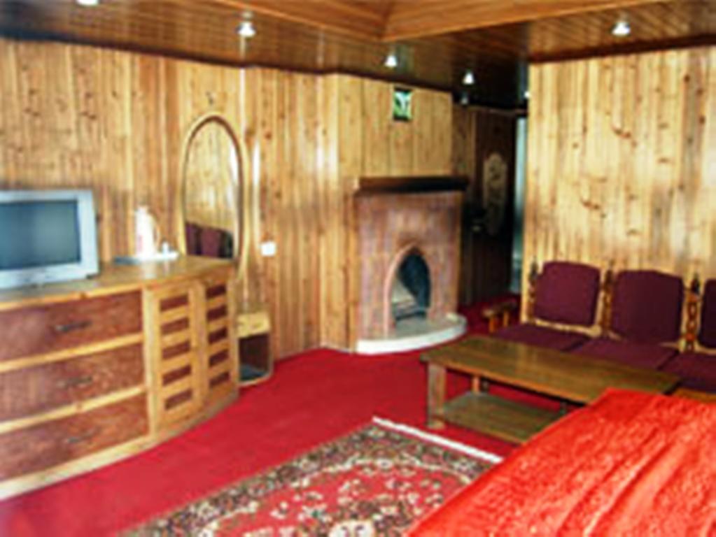 Broadway Hotel Дарджилинг Екстериор снимка