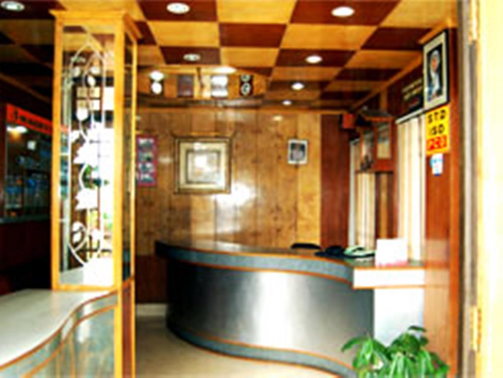 Broadway Hotel Дарджилинг Екстериор снимка