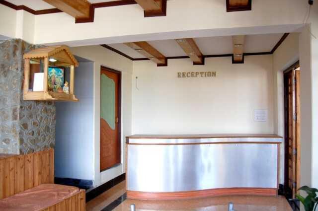 Broadway Hotel Дарджилинг Екстериор снимка